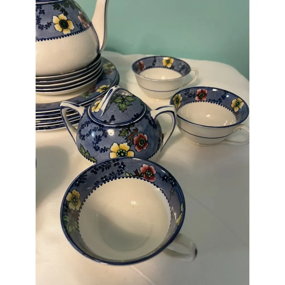 Wedgwood England 22 Piece Set Ivory Flower Dinner/Dessert Plates,‎ Tea Set
